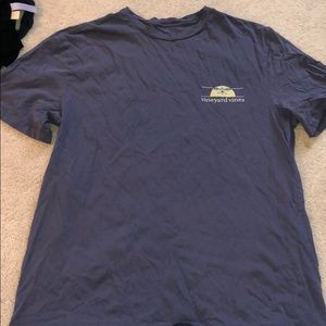 Vineyard vines t shirt